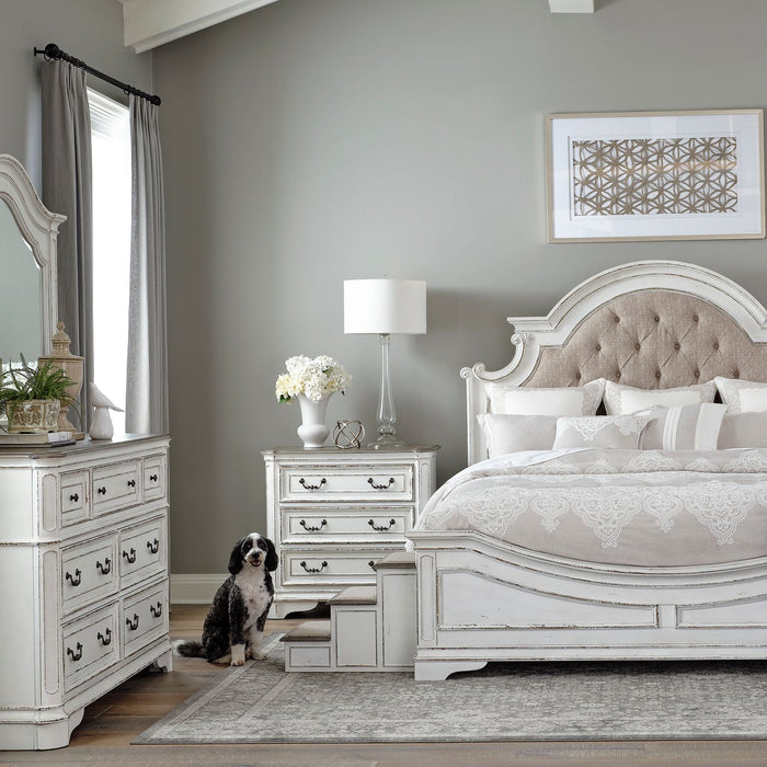 Magnolia Manor Pet Steps in Antique White image