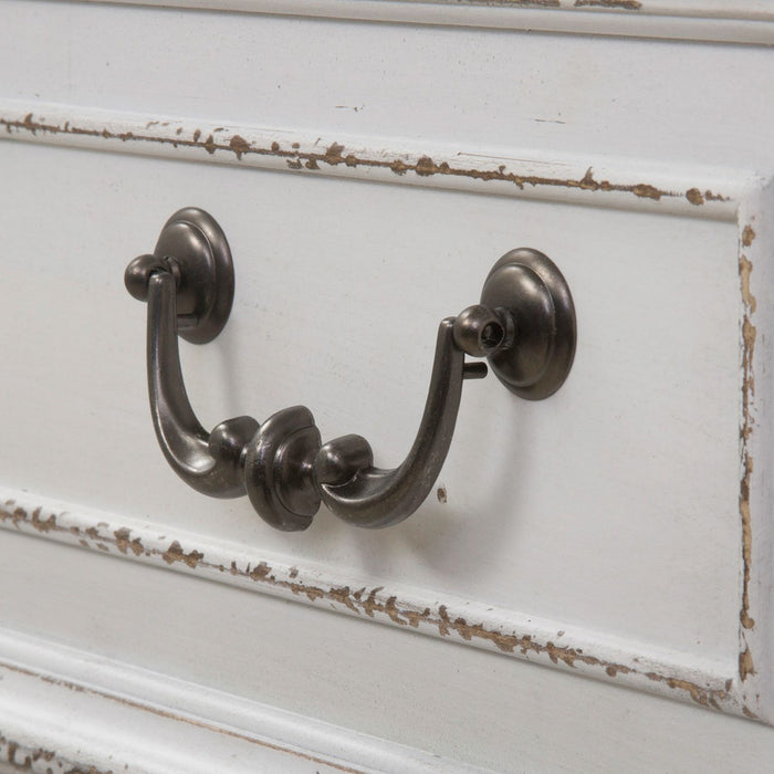 Abbey Park King California Panel Bed, Dresser & Mirror